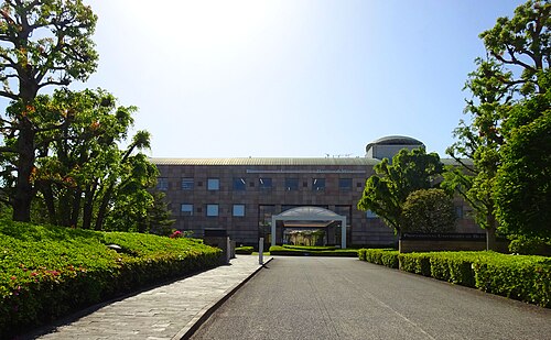 【定員57.5%割れ】ビューティ＆ウェルネス専門職大学はやばい？偏差値と就職の真実