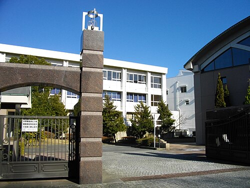 田園調布学園大学は“誰でも入れる”Fラン？就職まで数字で判定した