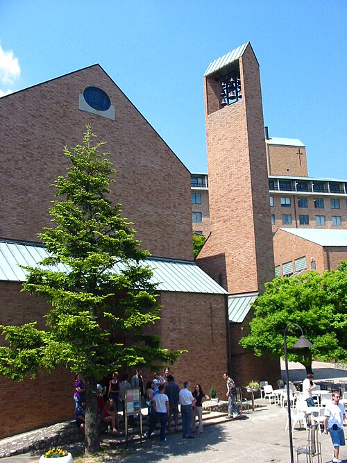 【定員53.7%割れ】神戸松蔭大学はやばい？偏差値と就職の真実