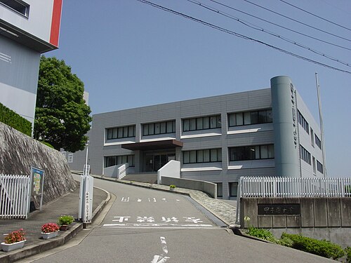 甲子園大学は消える？定員30.2%割れの倒産リスクを河合塾データで判定