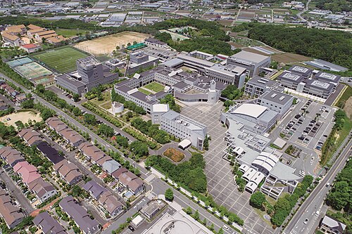 流通科学大学はFランか、そうでないか。偏差値40で白黒つけた